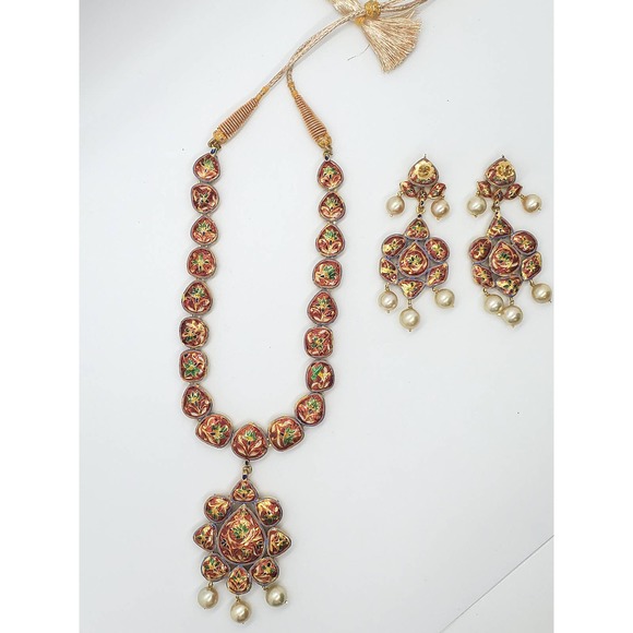 18kt Yellow Gold Rosecut Diamond Single Line Necklace with Earrings - Picture 5 of 5